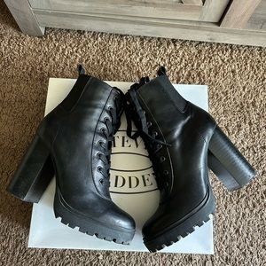 Steve Madden black booties